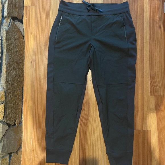 Athleta Headlands Hybrid Trek Jogger - Picture 2 of 7
